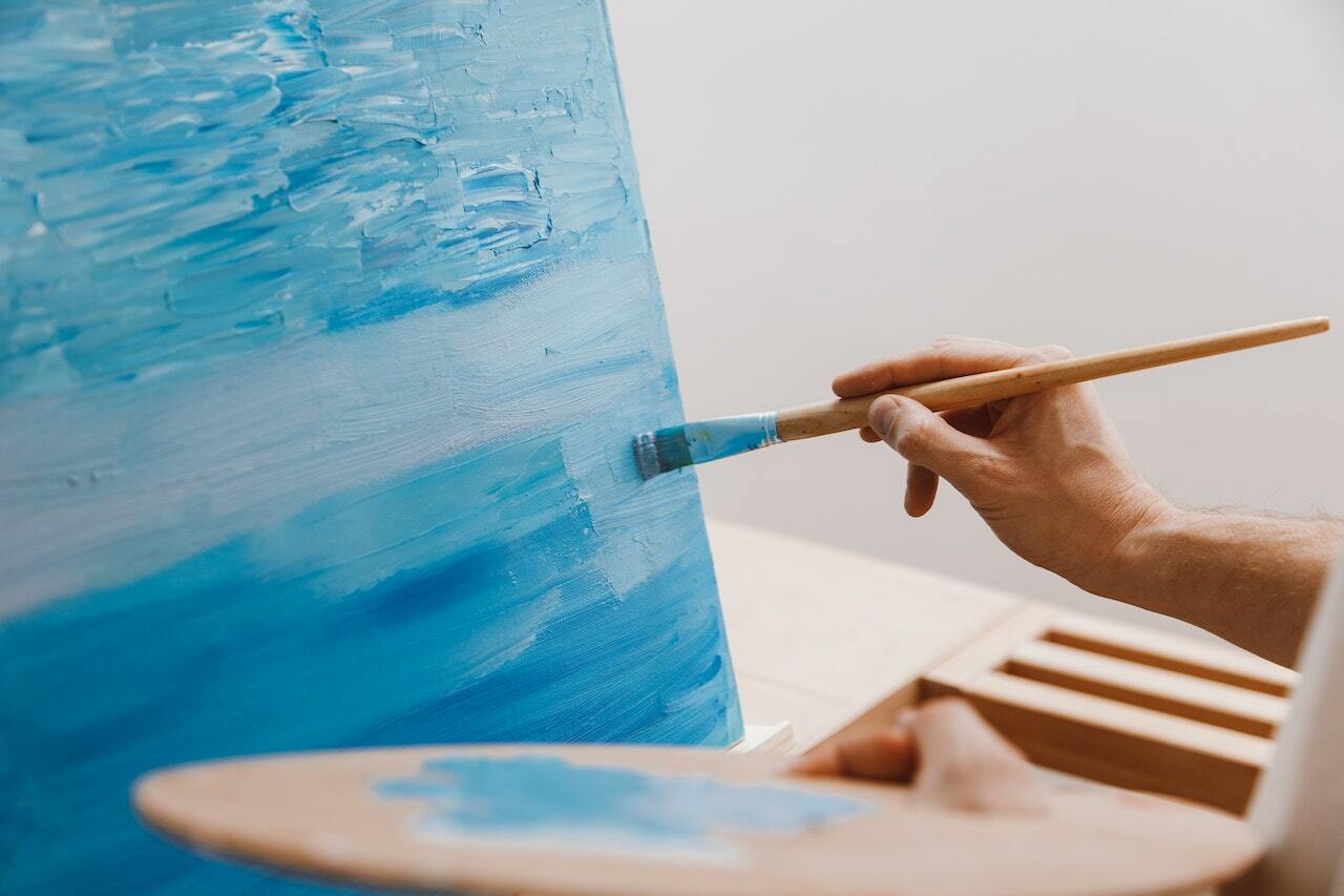 Painting a blue picture